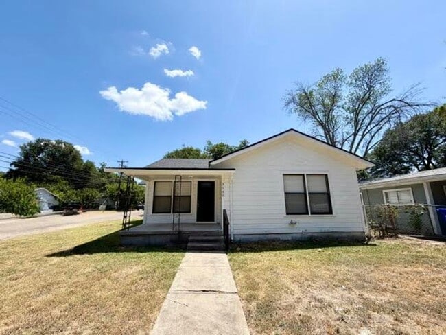 Building Photo - 3500 Leland Ave