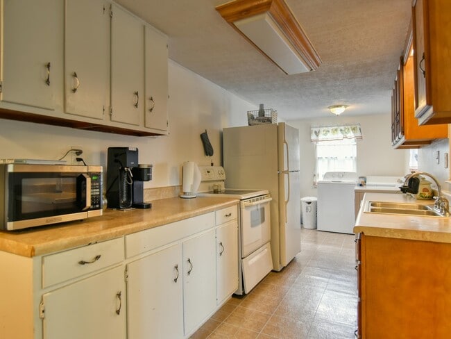 Building Photo - 1303 Chestnut St Rental