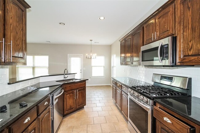 Photo - 8905 NW 106th St