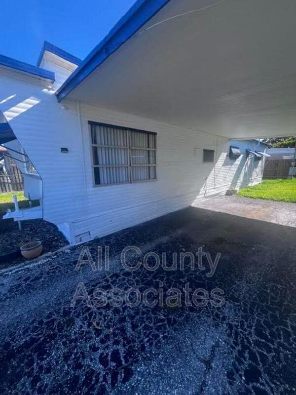 Photo - 1844 Mary Ln