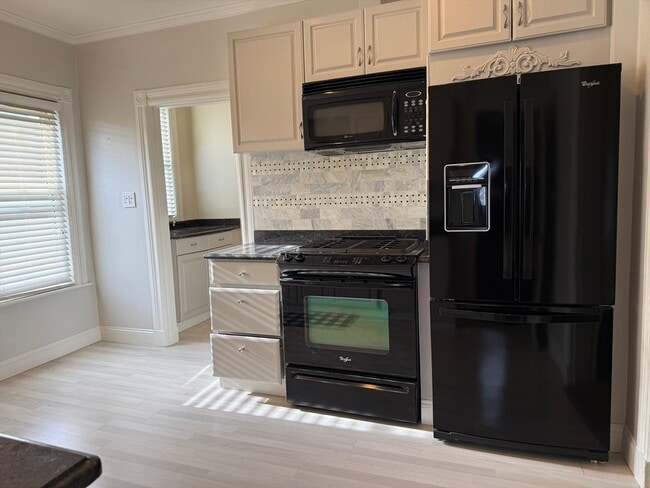 Photo - 38 Russell St Unit 2