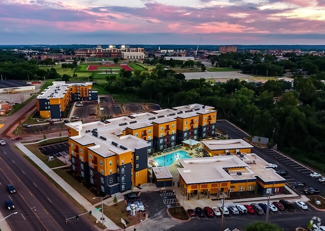 Building Photo - The Quarters Stillwater Rental