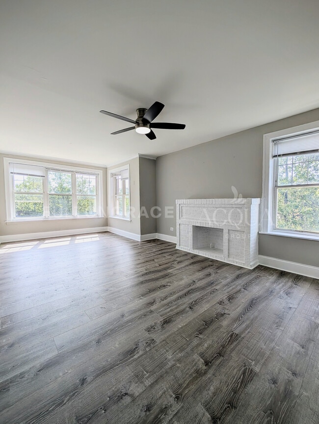 6300 N Oakley Ave Unit 3