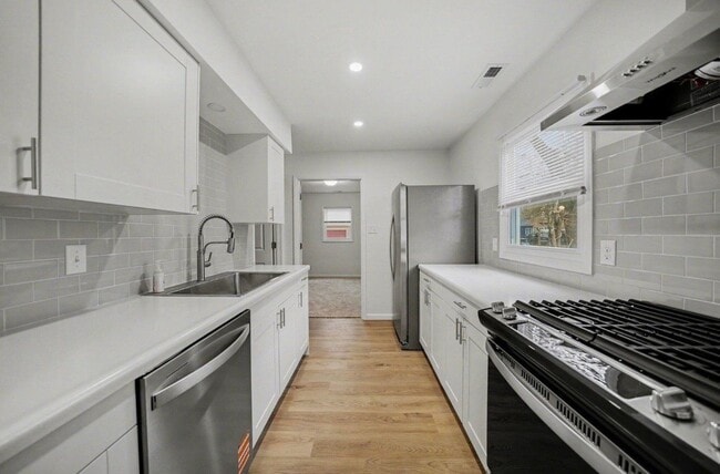 Photo - 613 N Ashland Ave