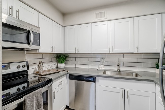 1HAB, 1BA - 635 ft² renovados