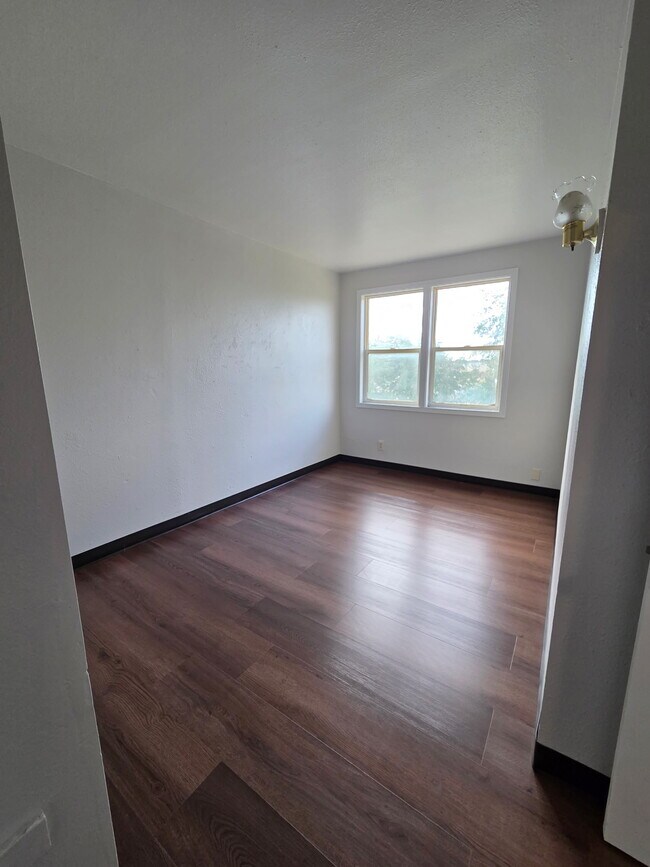 Photo - 529 NW 15th Dr