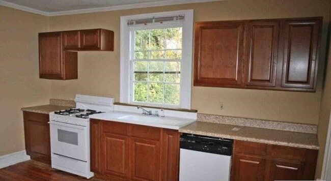 Photo - 2 Bedroom/1 Bathroom Unit off Macon Highway