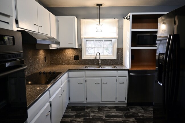 Photo - 4011 W Englewood Blvd