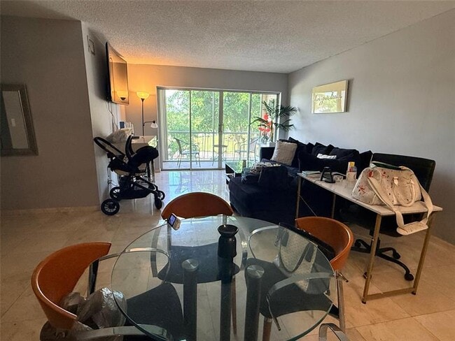 Photo - 505 Spencer Dr Unidad 210