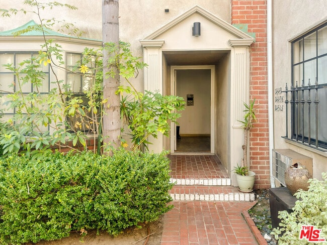 Building Photo - 1449 N Alta Vista Blvd