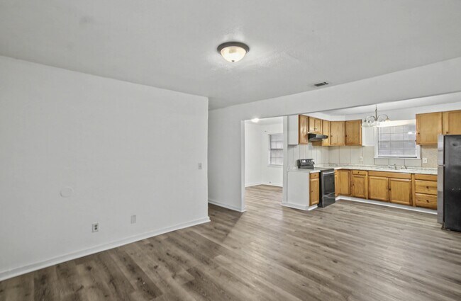 Photo - 161 Joe Walker Way