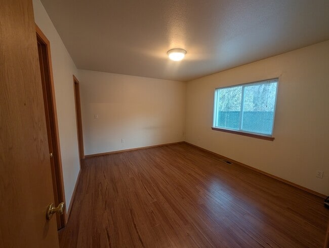 Photo - 118 Geneva Ct