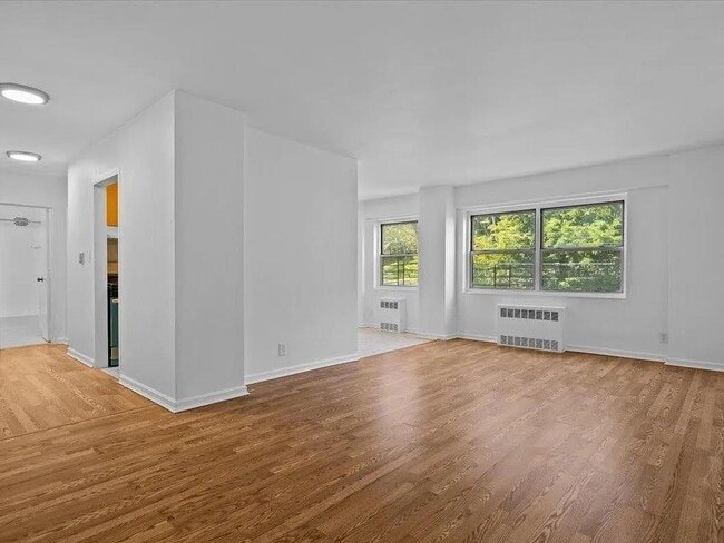 Photo - 3130 Irwin Ave Unit 2G