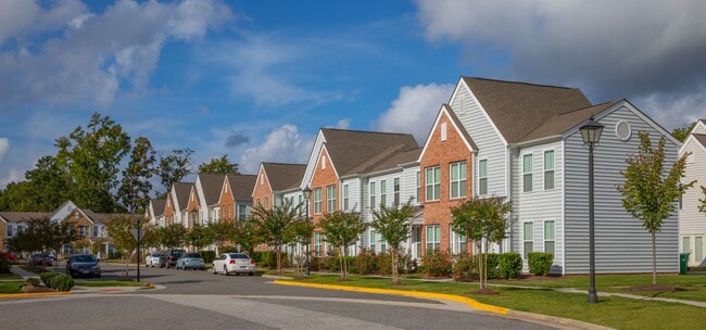 Building Photo - Yorktown Arch