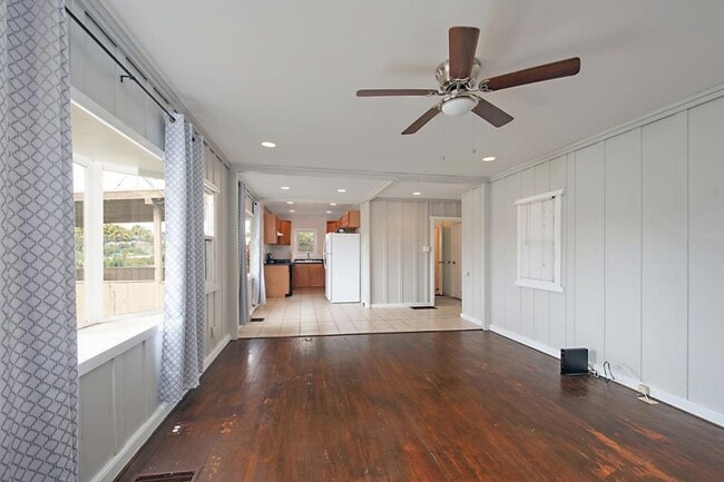 Photo - 5061 Keeney St