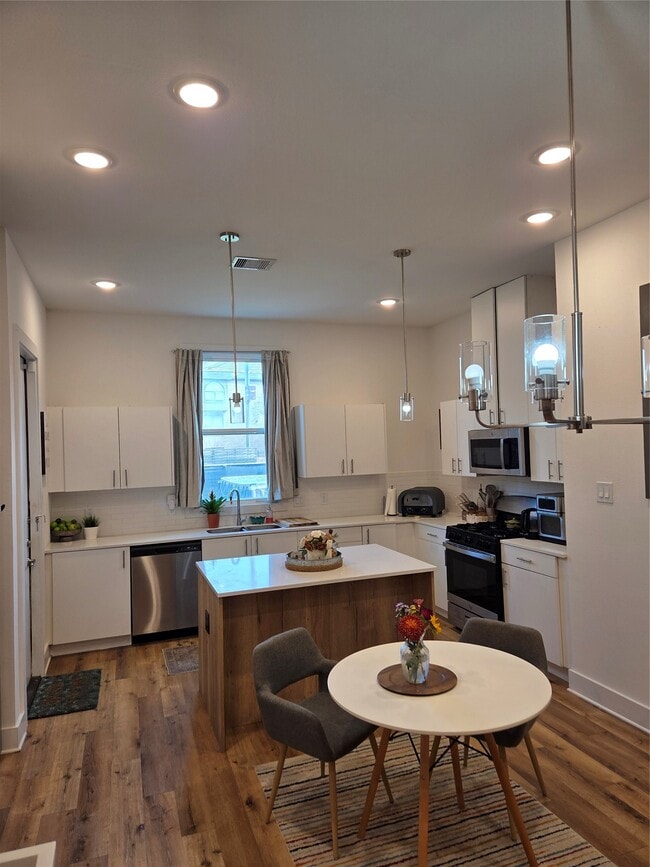 9623 Habitat St