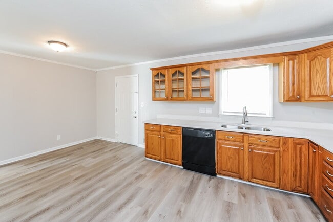 Photo - 1338 W Stoneybrook Dr
