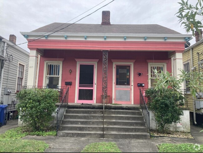 Building Photo - Charming Algiers Point Apartment Unit 413