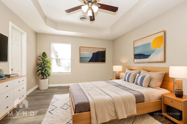 Photo - 2423 Lismore Dr