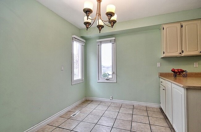 Photo - 174 Wright Crescent