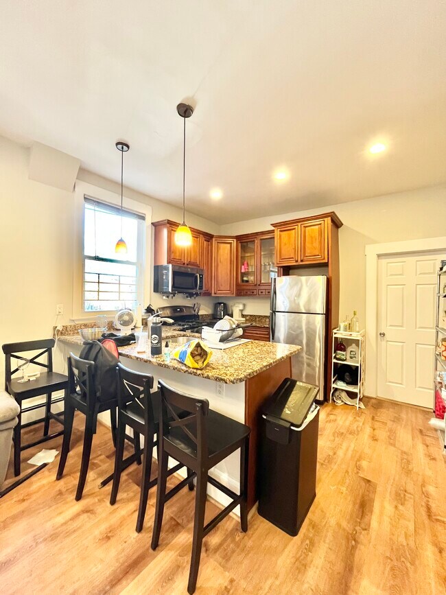 Photo - 717 Parker St Unidad 1