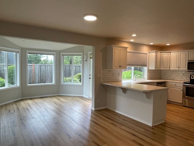 Photo - In town Poulsbo neighborhood large 4 bedroom now available