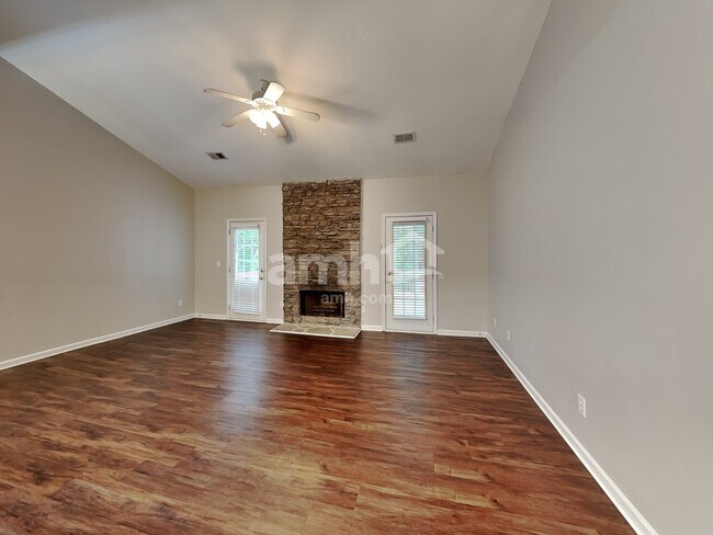 Photo - 3629 Arklow Rd