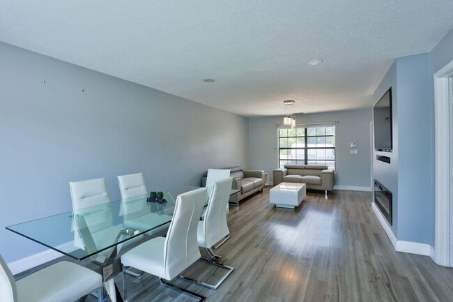 Photo - 6052 Lace Wood Cir