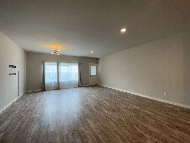 Photo - 2012 Hardwick Ln