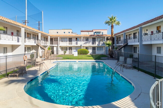 Pool - Scottsdale Suites Apartments
