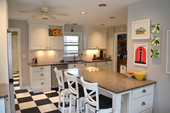 Photo - 7002 Hubbard Ave