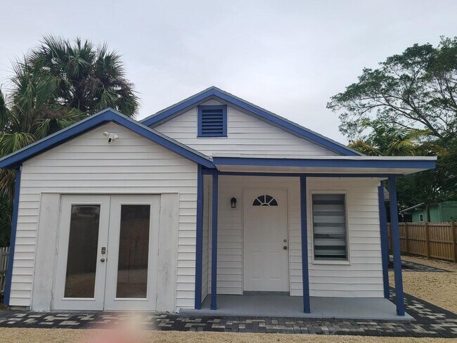 Building Photo - 515 49th St