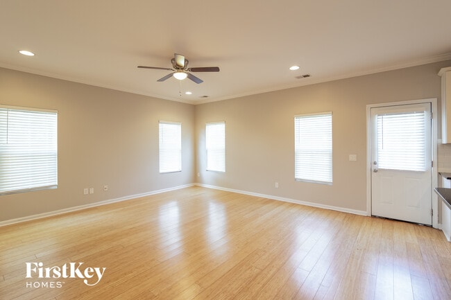 3336 Pavilion Lake Dr