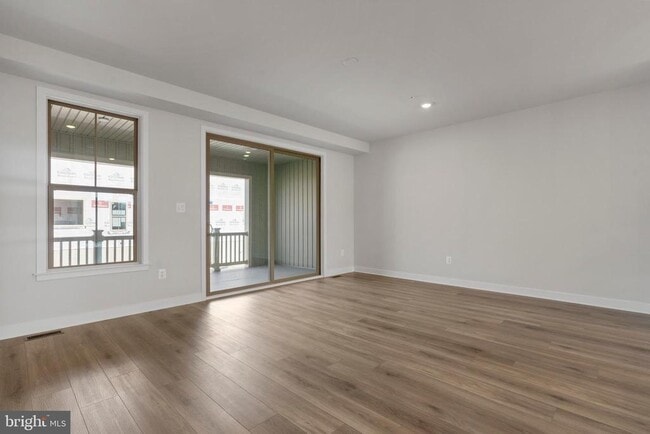 Photo - 3561 Worthington Blvd