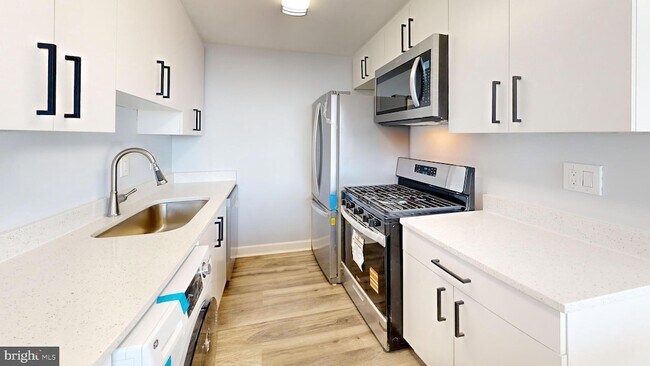 Photo - 4600 Duke St Unit 600