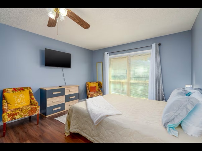 Building Photo - 6639 Connie Mack St