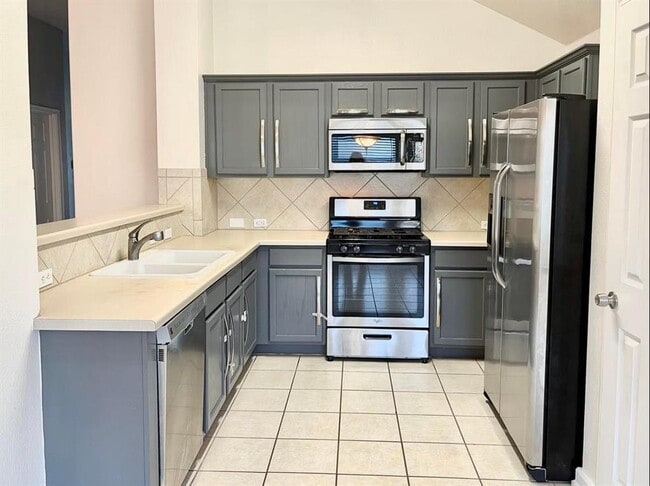 Photo - 2409 Romeo Dr