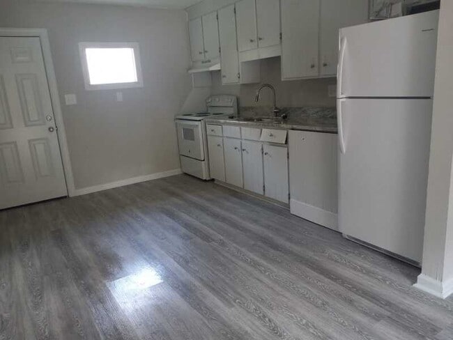 Building Photo - 226 N Discovery St Rental