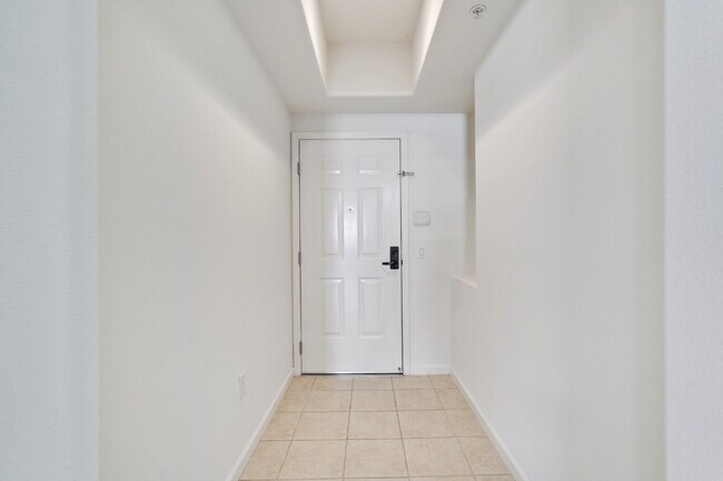 Photo - Spacious 3 Bed, 2 Bath with 2 Private Garages, Extra Storage & Resort Style Amenities Unidad 100