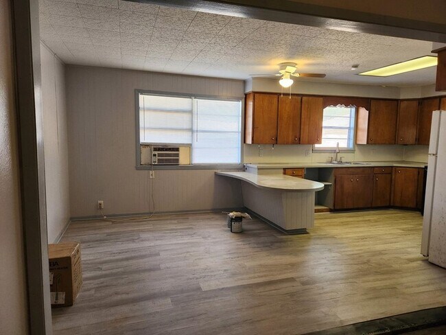 Photo - 318 W Houston St