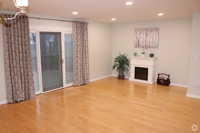 Building Photo - 611 Cornwall Ct Rental