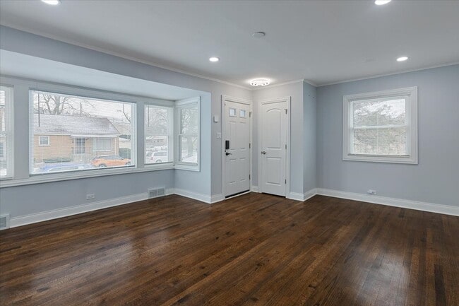 Photo - 9107 S Dante Ave