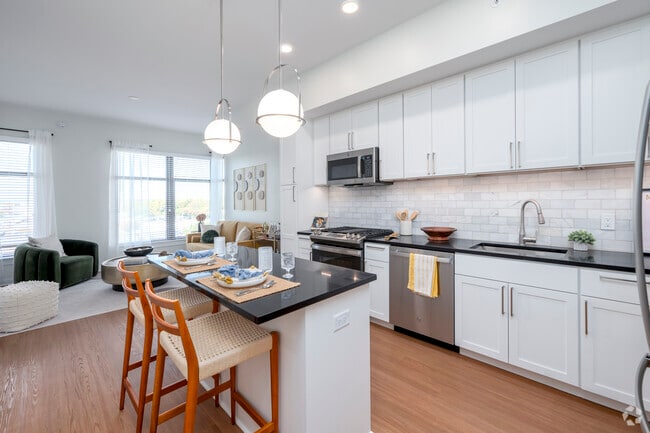 1BR, 1BA – 541SF - Kitchen