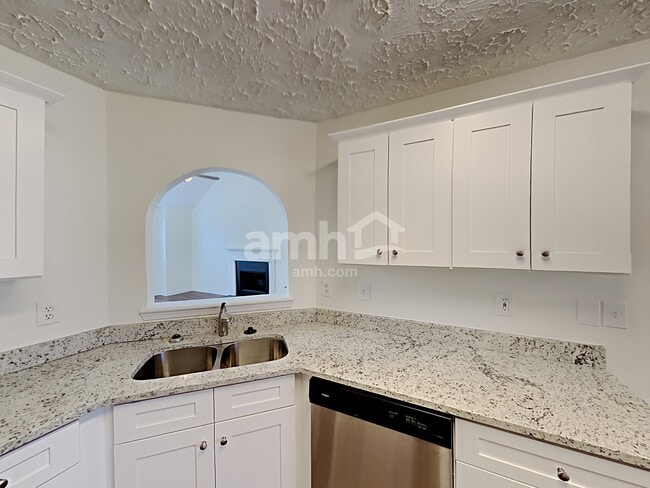 Photo - 4618 Noah Overlook W