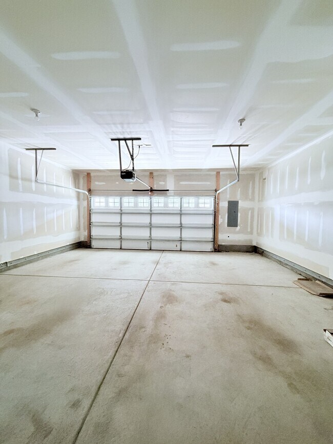 Photo - 939 Haybeck Ln