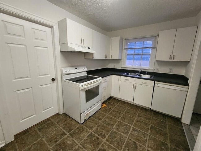 Photo - 4505 Avenue A