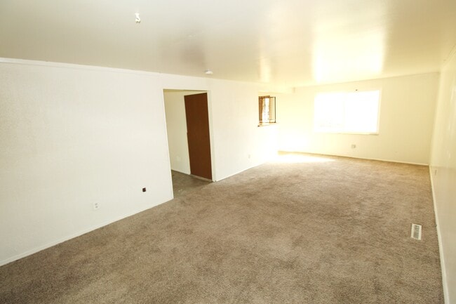 Photo - 3644 Paris Blvd