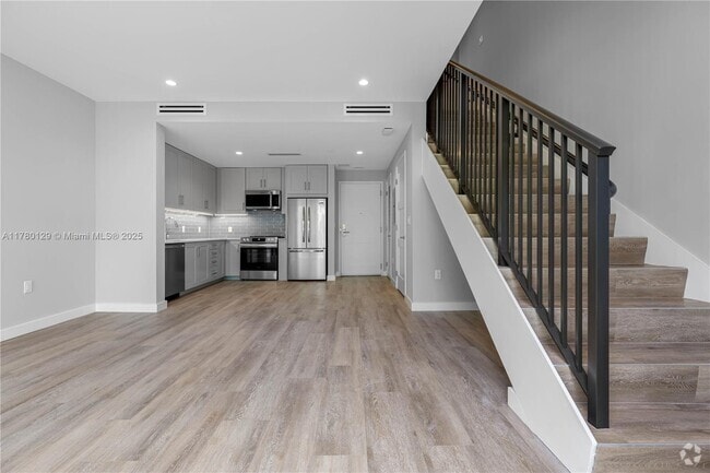 Building Photo - 3335 Thomas Ave Unit 213 Rental