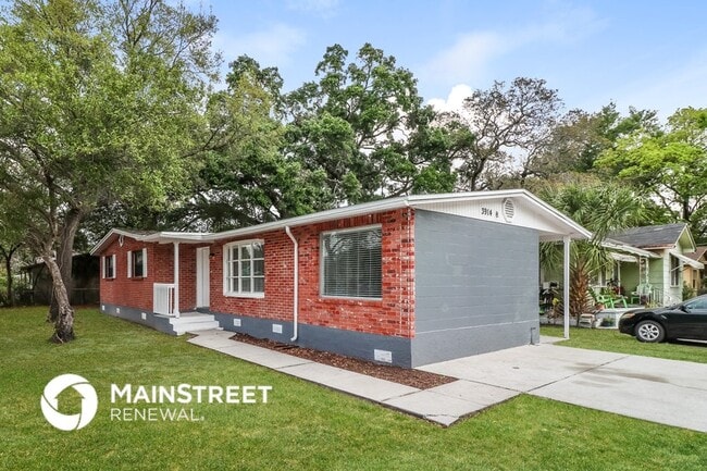 Building Photo - 3914 Deleuil Ave