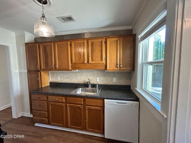 Photo - 427 S Macarthur Ave